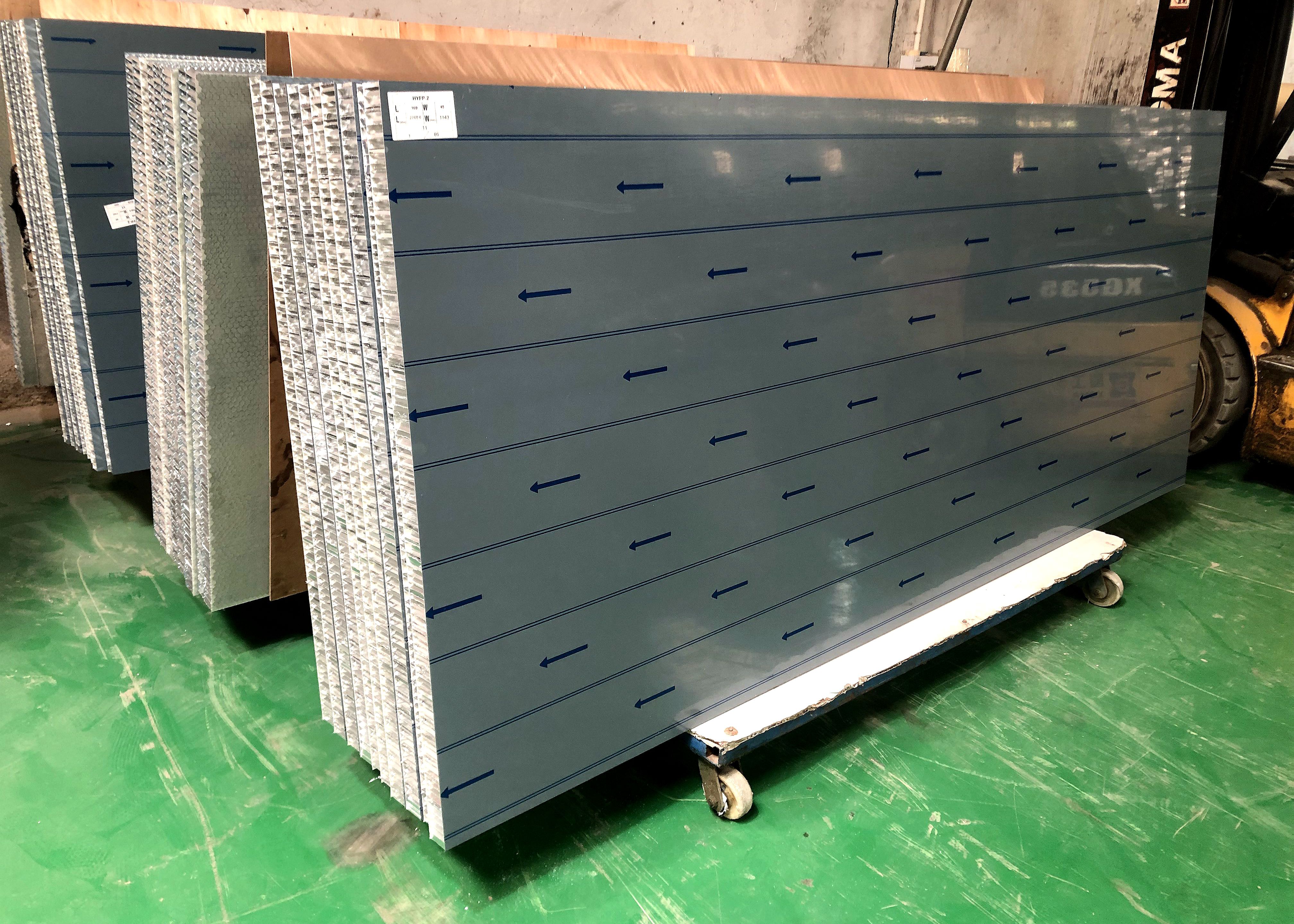 45mm单面玻璃钢铝蜂窝板