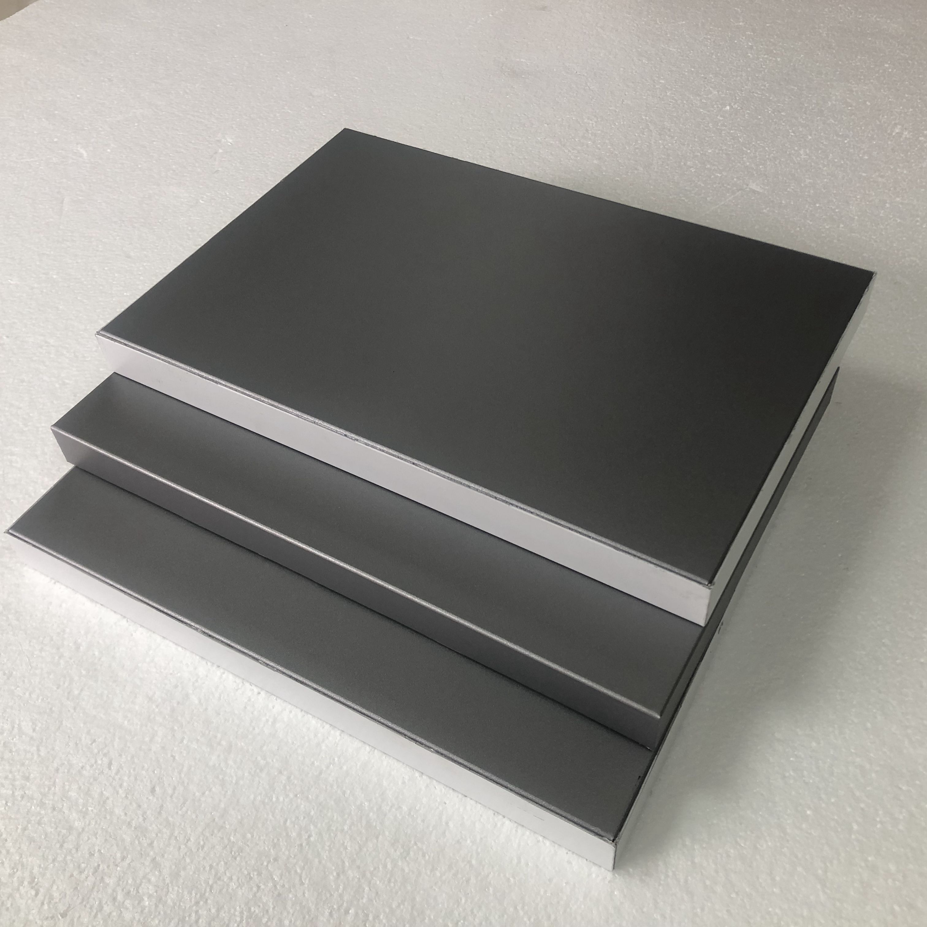 25mm喷涂银灰铝蜂窝板