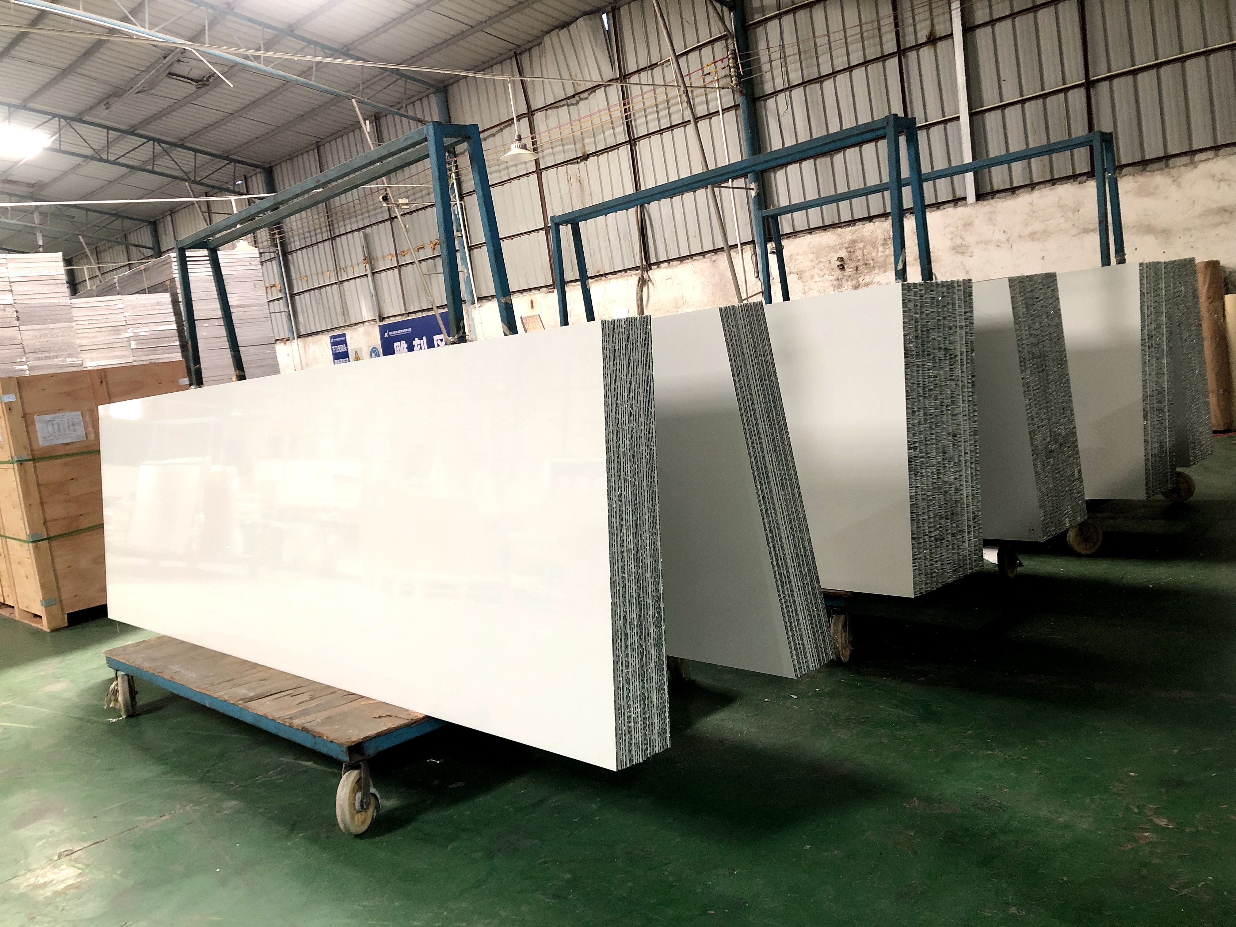 6mm滚涂白色蜂窝板