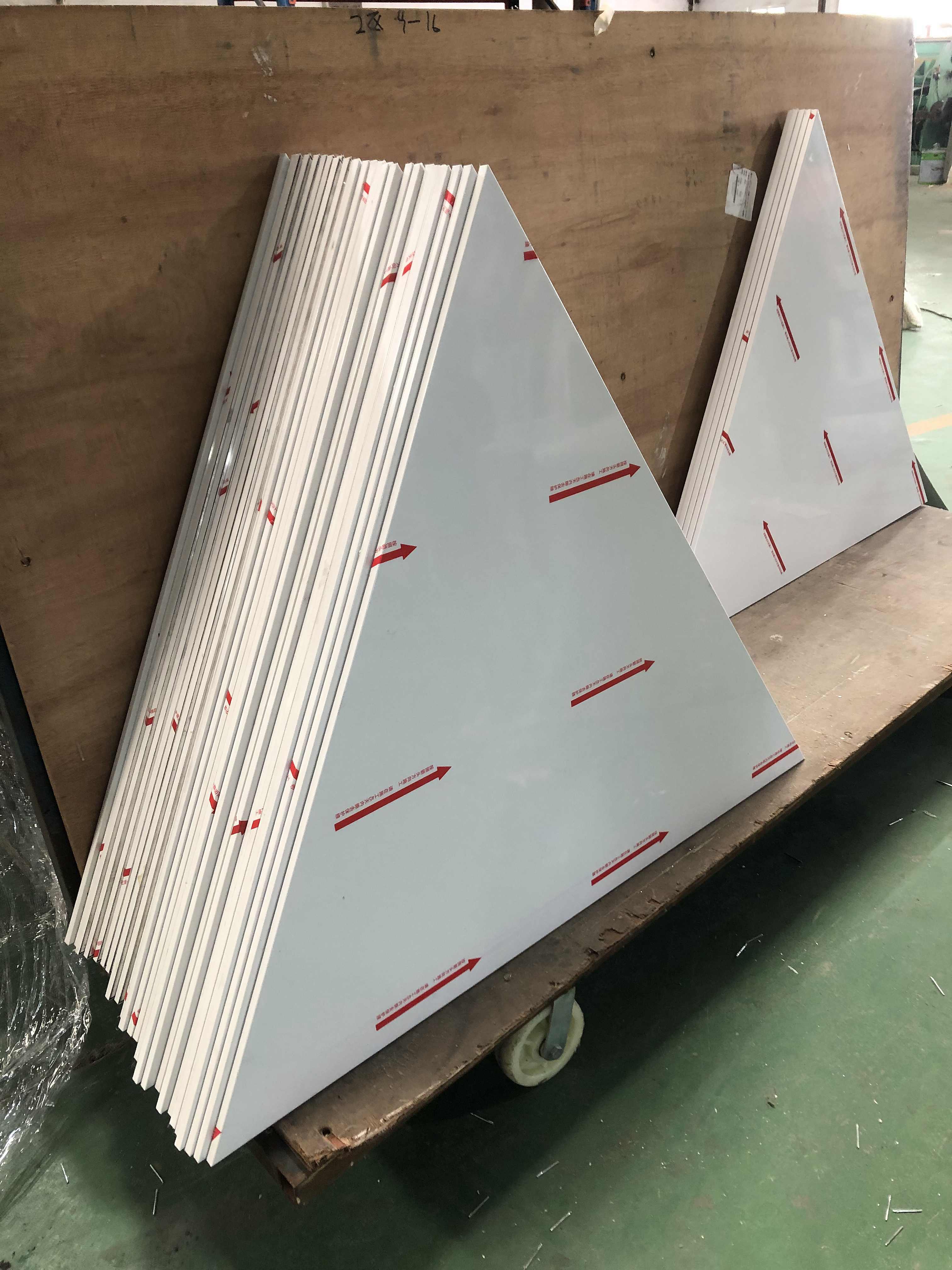 15mm滚涂白色铝蜂窝板