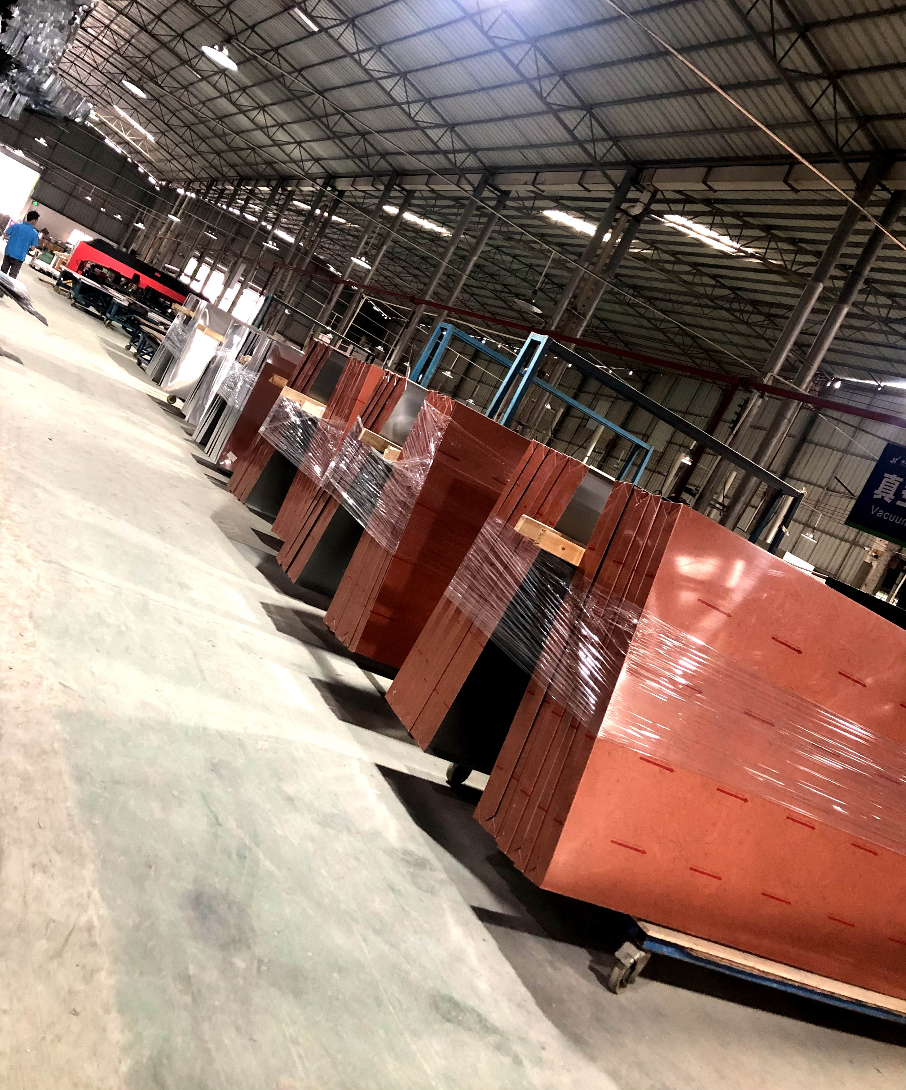 60mm氟碳铁锈红色岩棉保温蜂窝板