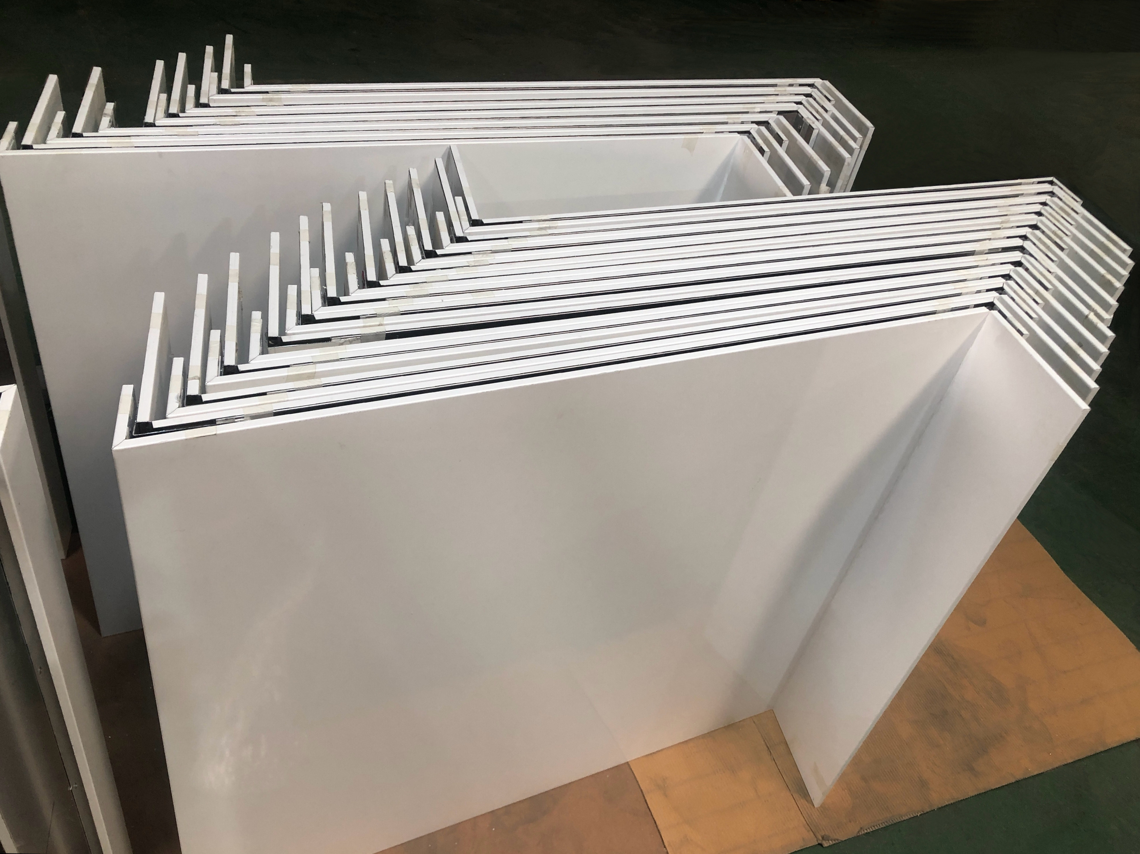 12mm滚涂白色蜂窝板