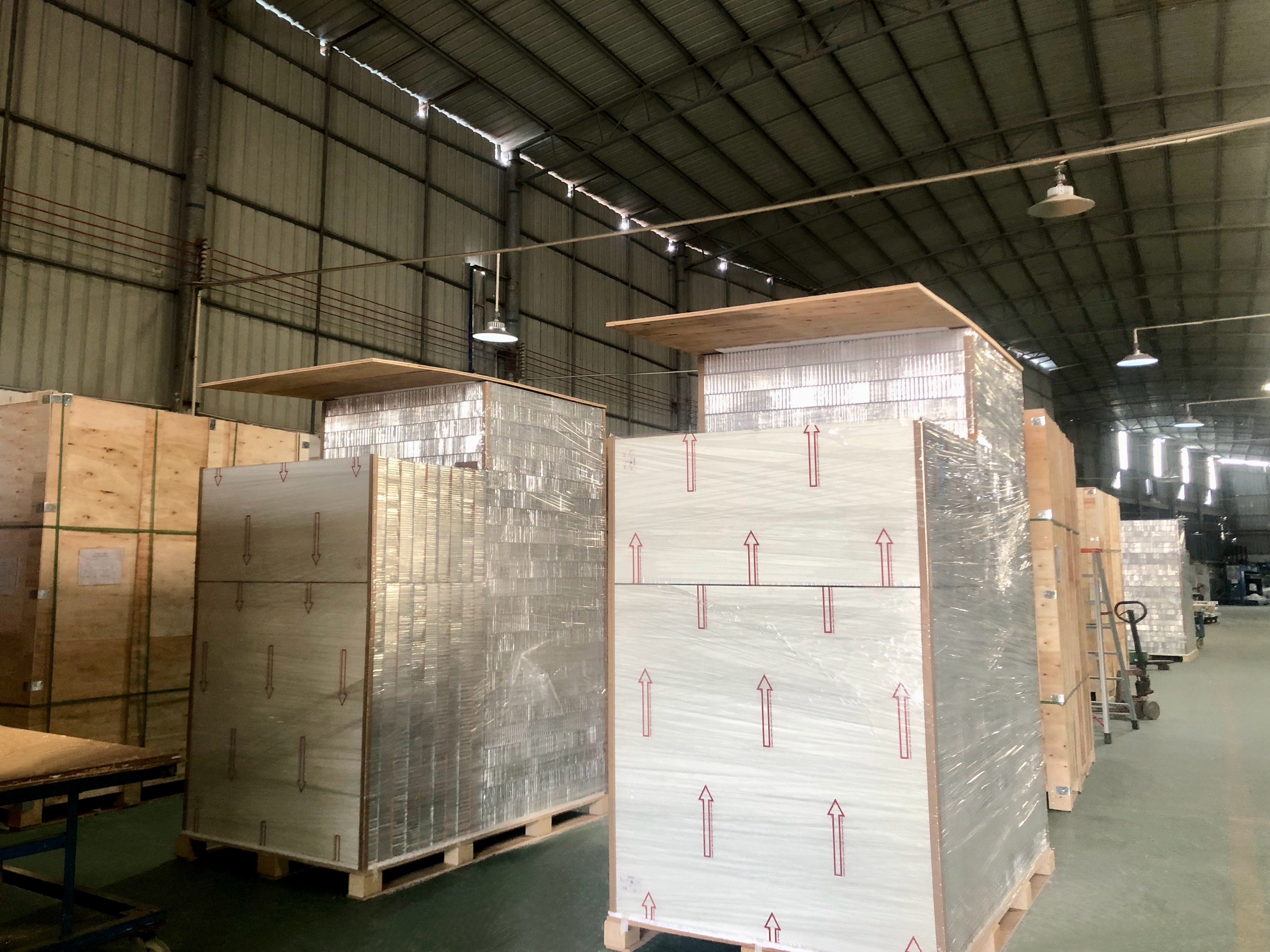 94mm滚涂白色蜂窝板