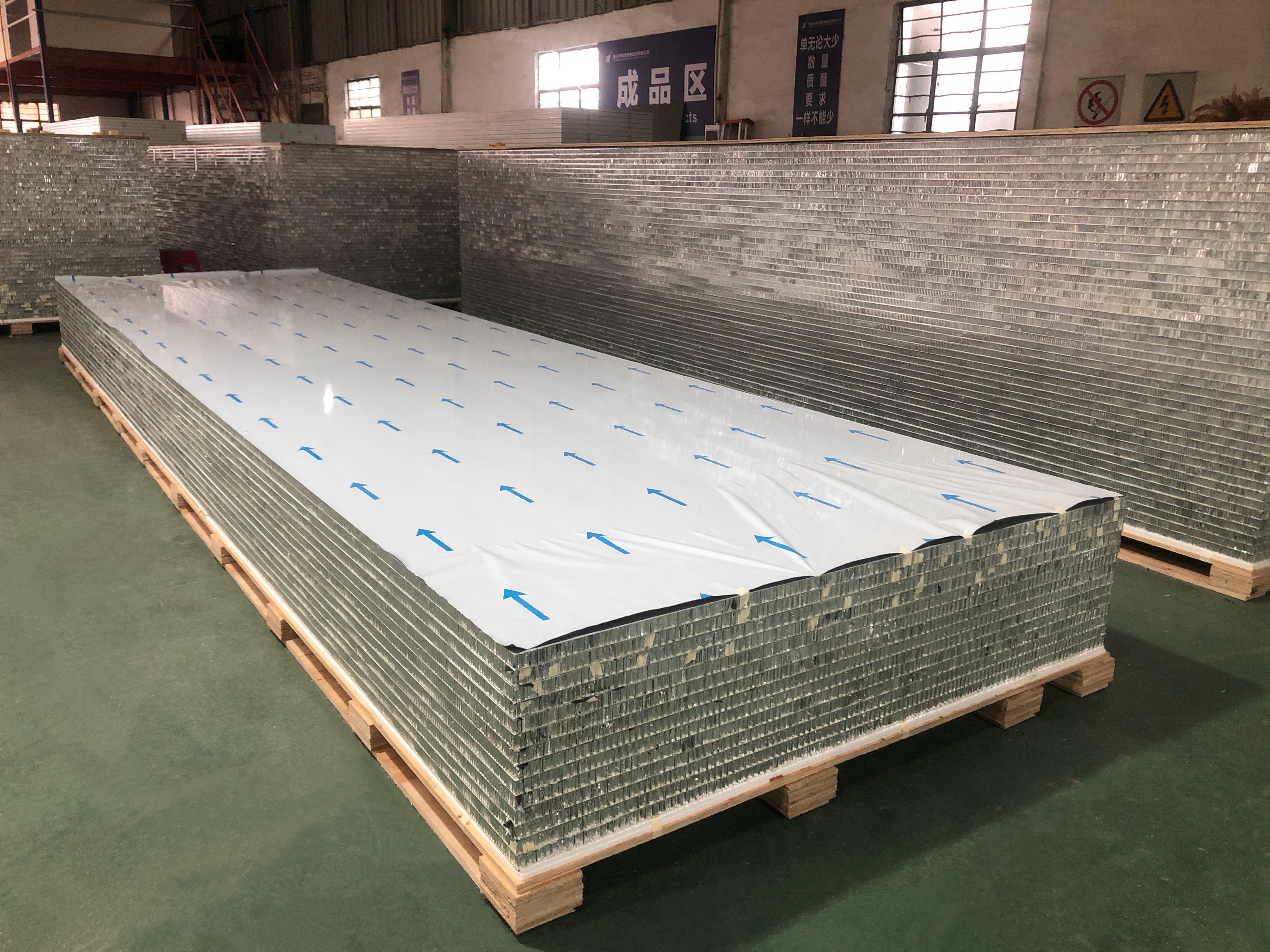 25mm阳极氧化拉丝铝蜂窝板